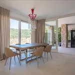 Artist Villa *