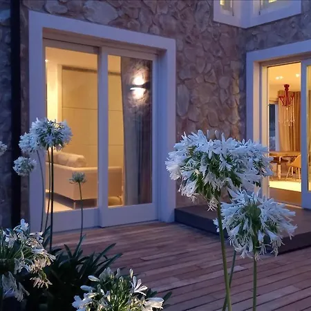 Artist Villa *