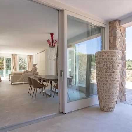 Artist Villa *