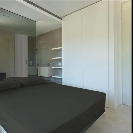Villa Artist